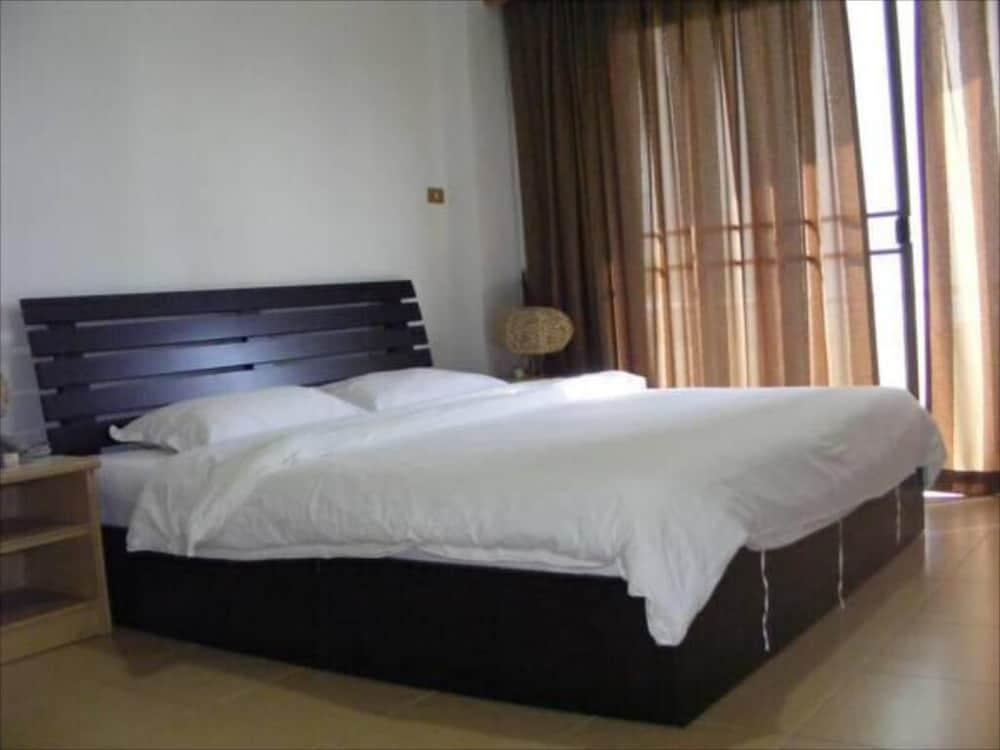 Garden Paradise Pattaya Exterior photo