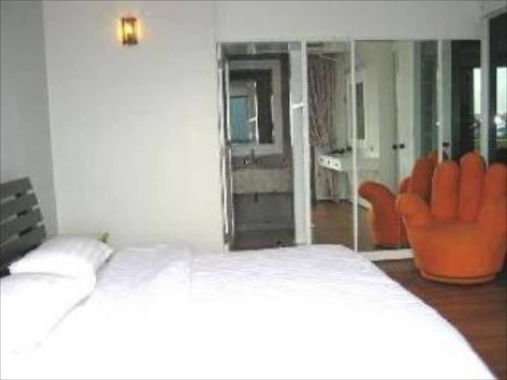 Garden Paradise Pattaya Exterior photo