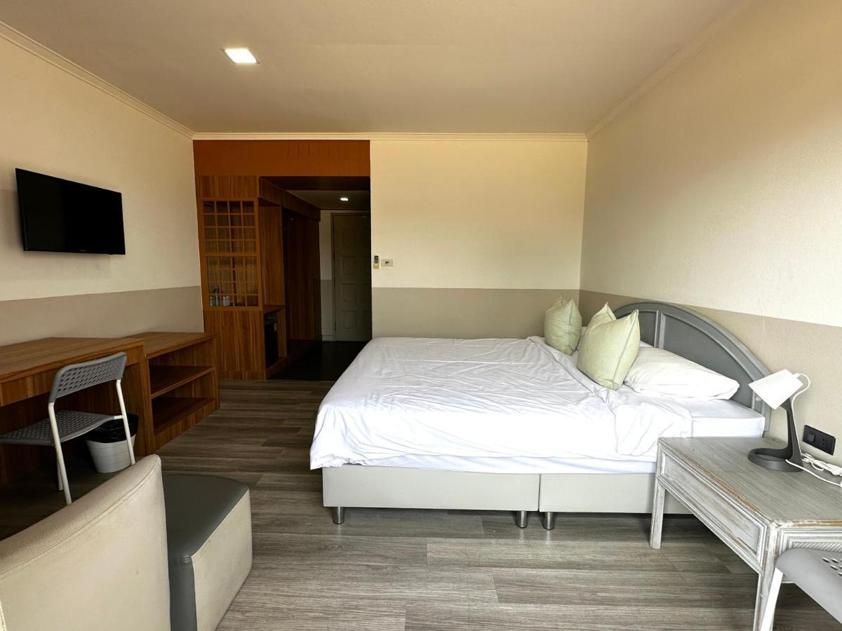 Garden Paradise Pattaya Exterior photo