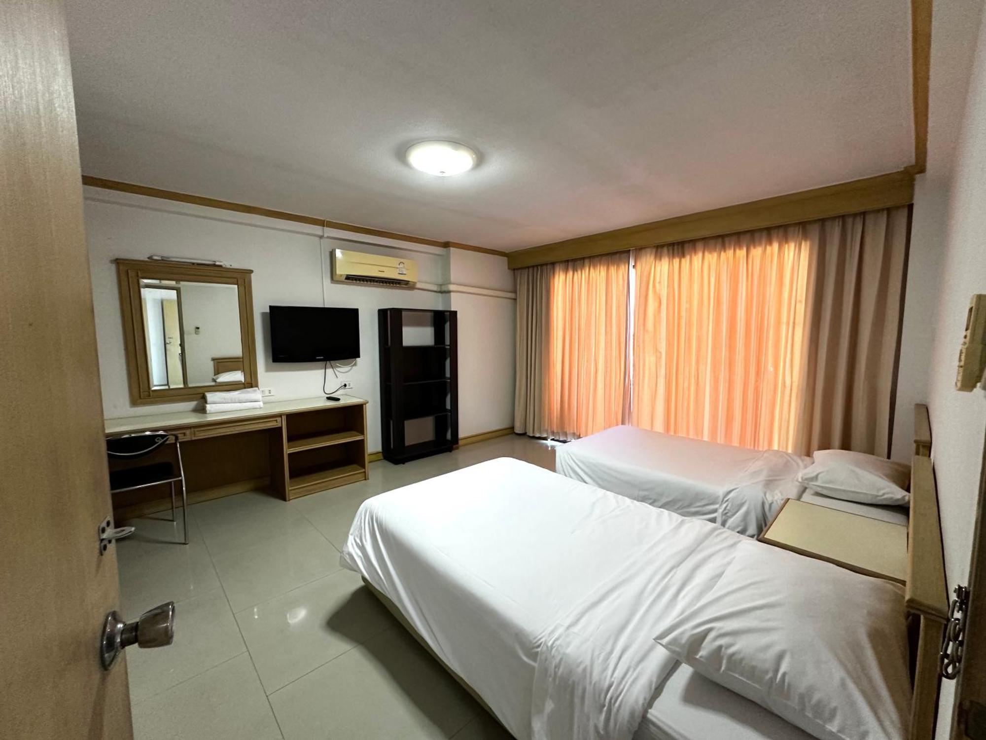 Garden Paradise Pattaya Exterior photo