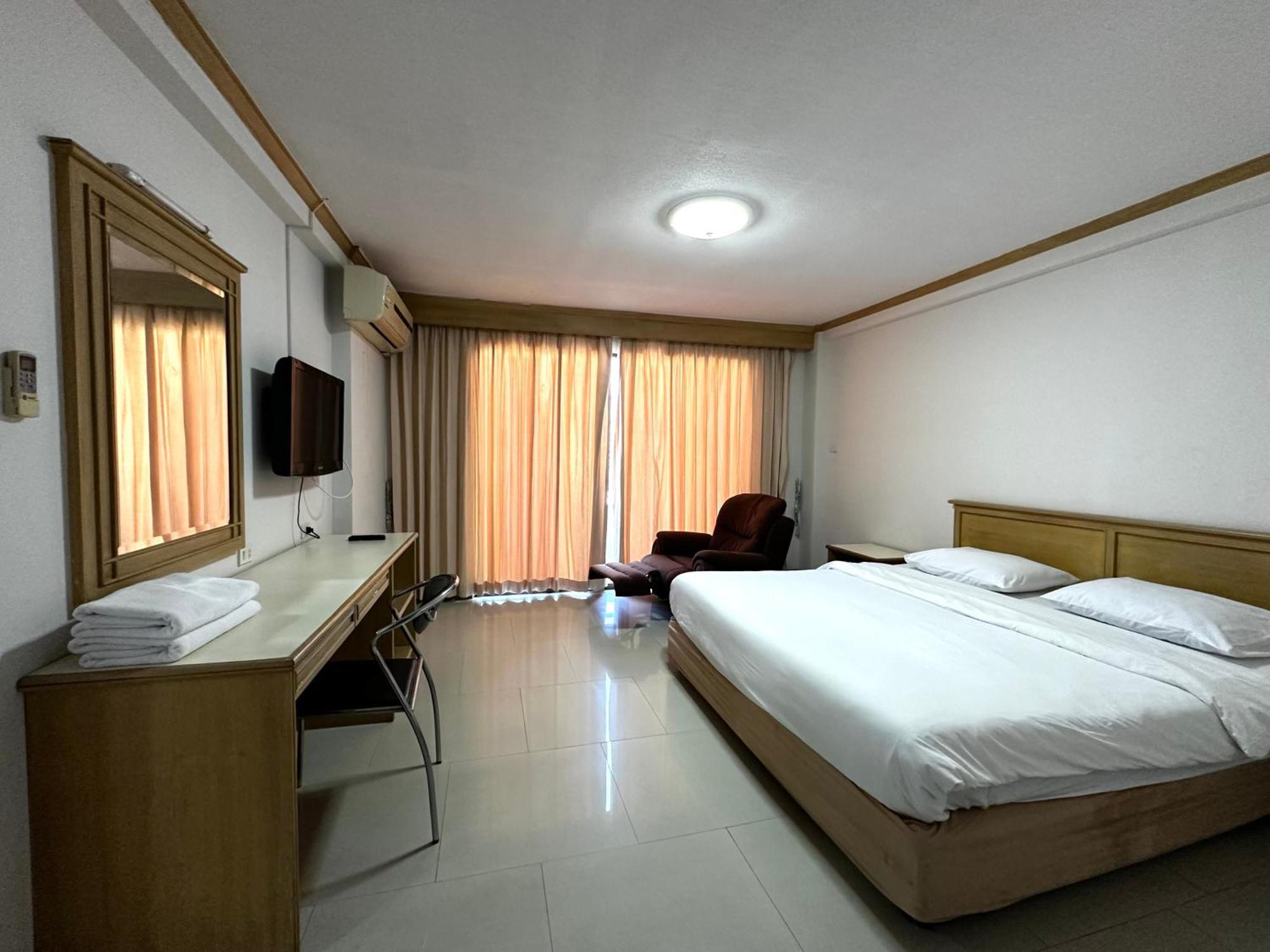 Garden Paradise Pattaya Exterior photo