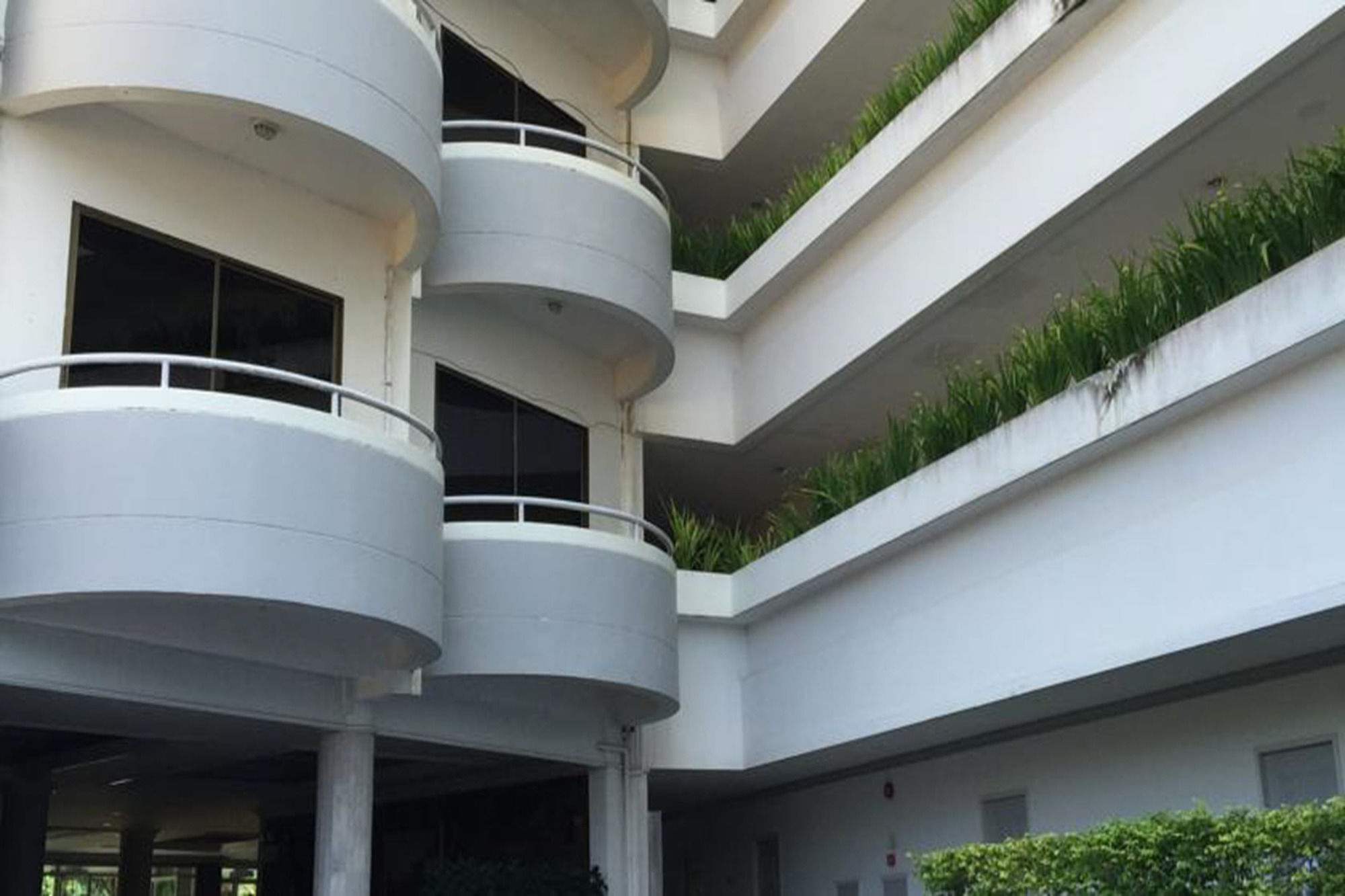 Garden Paradise Pattaya Exterior photo